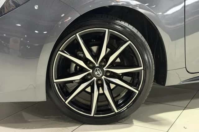 Toyota Corolla (2025) thumbnail 2
