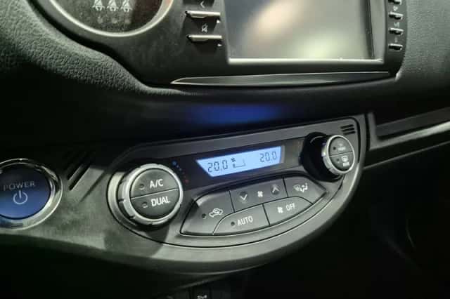 Toyota Yaris (2018) thumbnail 4