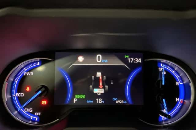 Toyota RAV4 (2021) thumbnail 5