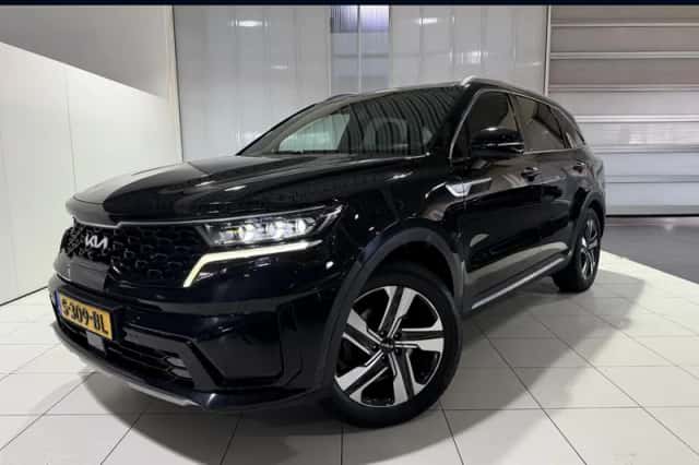 Kia Sorento (2023) thumbnail 1