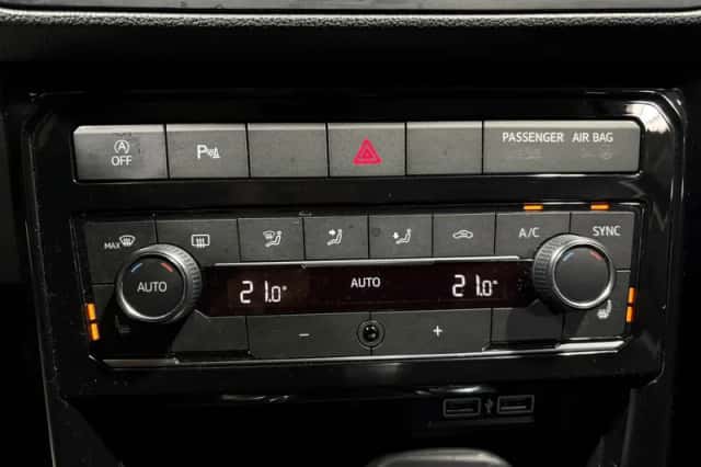 Volkswagen T-Cross (2020) thumbnail 6
