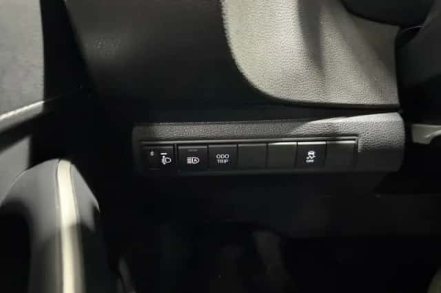 Toyota Corolla (2024) thumbnail 6