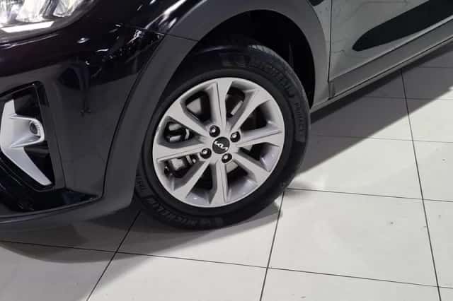 Kia Stonic (2025) thumbnail 2