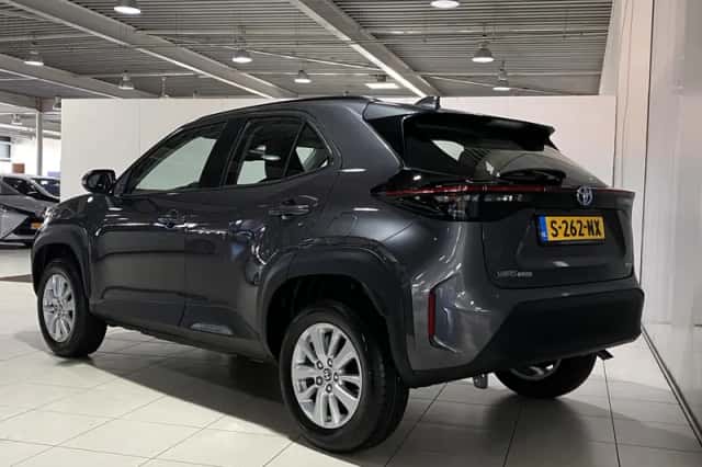 Toyota Yaris Cross (2023) thumbnail 2