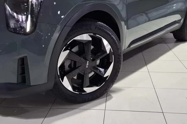 Kia Sorento (2025) thumbnail 2