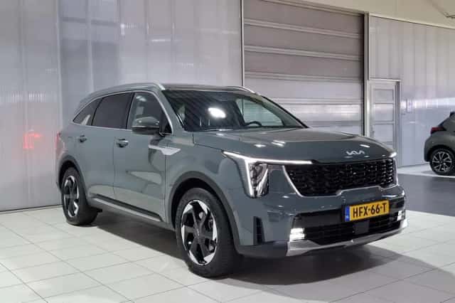 Kia Sorento (2025) thumbnail 3