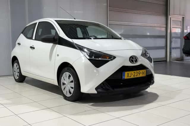 Toyota Aygo (2019) thumbnail 2