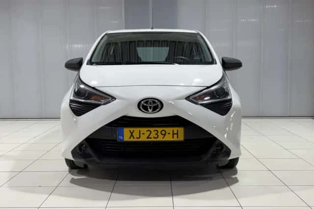 Toyota Aygo (2019) thumbnail 3