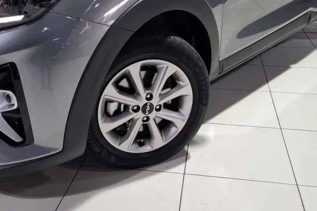 Kia Stonic (2025) thumbnail 2