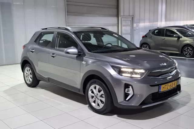 Kia Stonic (2025) thumbnail 3