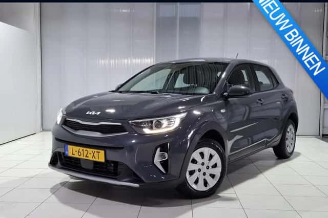 Kia Stonic (2021) thumbnail 1