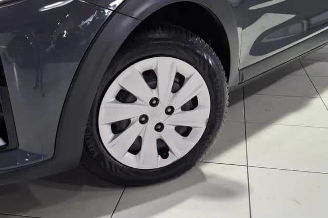 Kia Stonic (2021) thumbnail 2