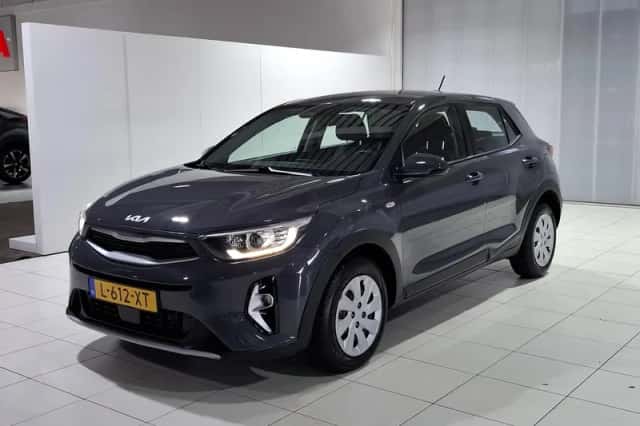 Kia Stonic (2021) thumbnail 5