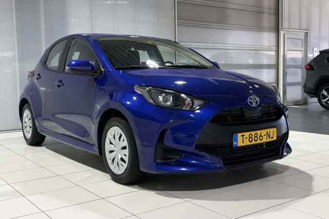 Toyota Yaris (2023) thumbnail 2