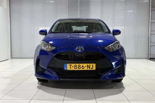 Toyota Yaris (2023) thumbnail 3