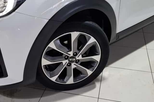 Kia Stonic (2020) thumbnail 2