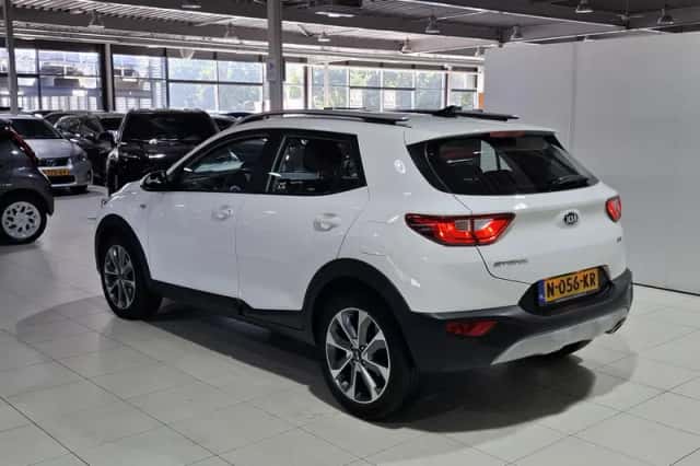 Kia Stonic (2020) thumbnail 6