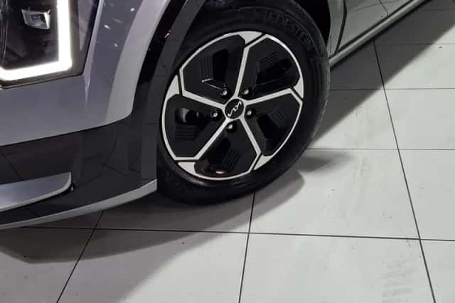 Kia Niro (2023) thumbnail 2