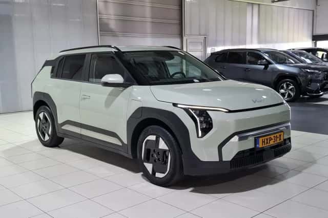 Kia EV3 (2025) thumbnail 3