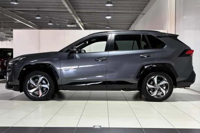 Toyota RAV4 (2022) thumbnail 5
