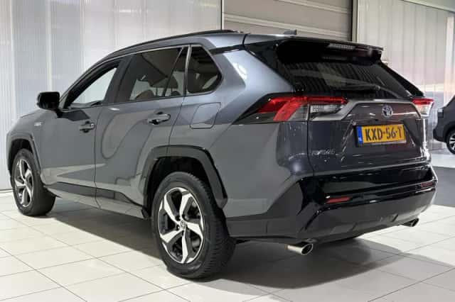 Toyota RAV4 (2022) thumbnail 6