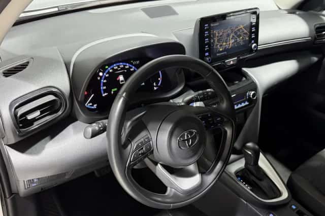 Toyota Yaris Cross (2024) thumbnail 2
