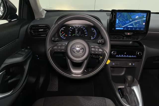 Toyota Yaris Cross (2023) thumbnail 4