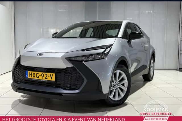Toyota C-HR (2025) thumbnail 1