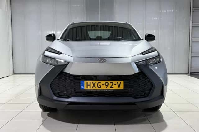 Toyota C-HR (2025) thumbnail 5