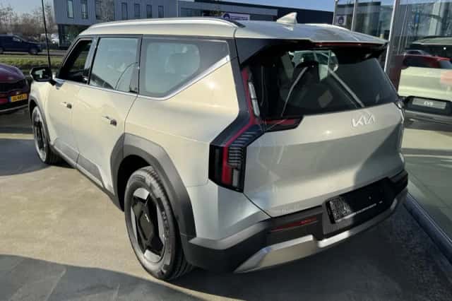 Kia EV9 (2026) thumbnail 3