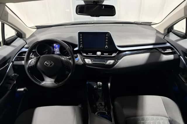 Toyota C-HR (2020) thumbnail 4