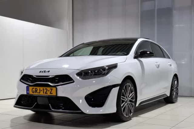 Kia ProCeed (2024) thumbnail 6