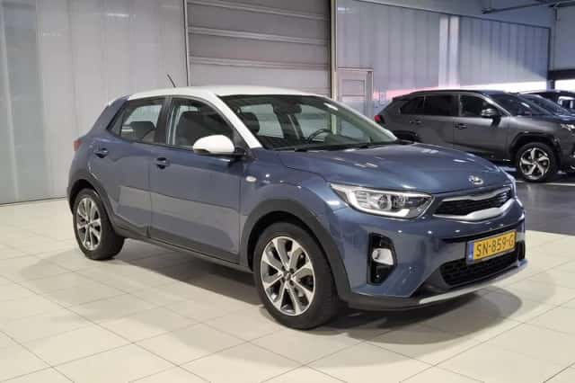 Kia Stonic (2018) thumbnail 3