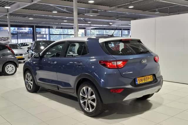 Kia Stonic (2018) thumbnail 6