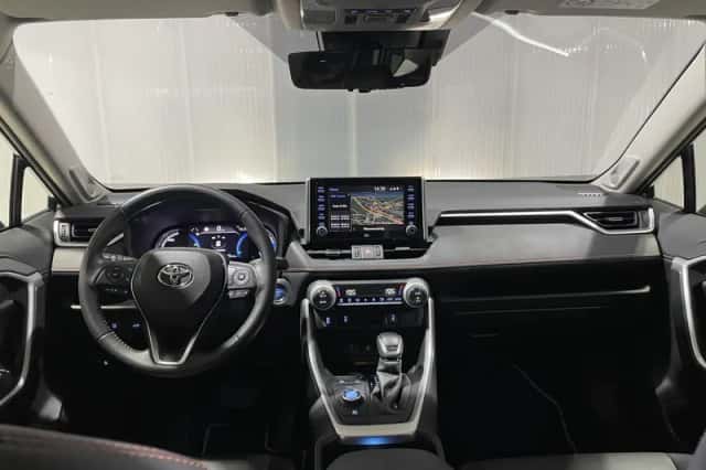Toyota RAV4 (2022) thumbnail 2