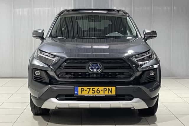 Toyota RAV4 (2022) thumbnail 5