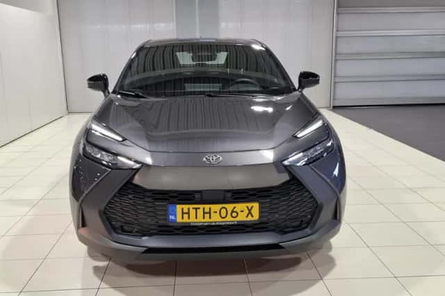 Toyota C-HR (2025) thumbnail 3