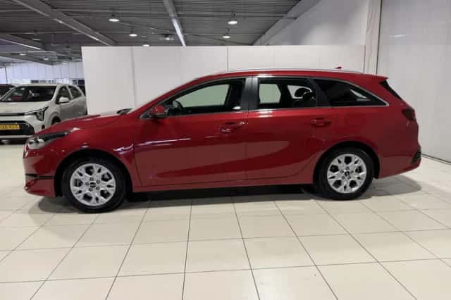 Kia Ceed (2025) thumbnail 4