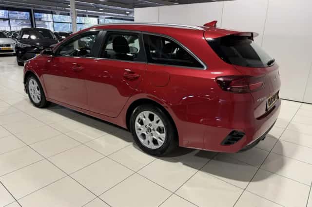 Kia Ceed (2025) thumbnail 5