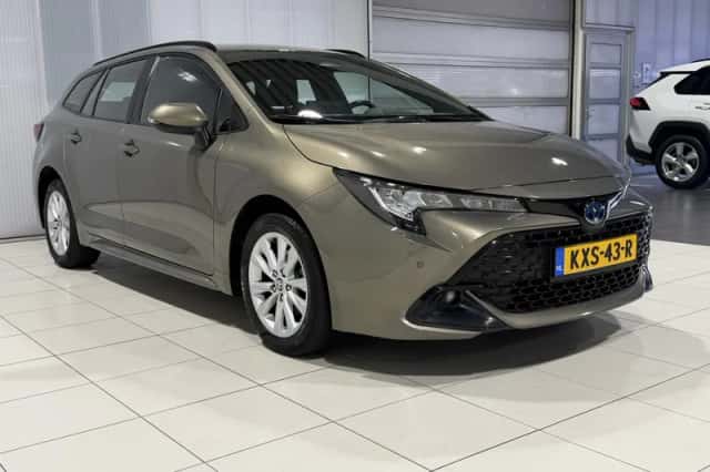Toyota Corolla (2024) thumbnail 2