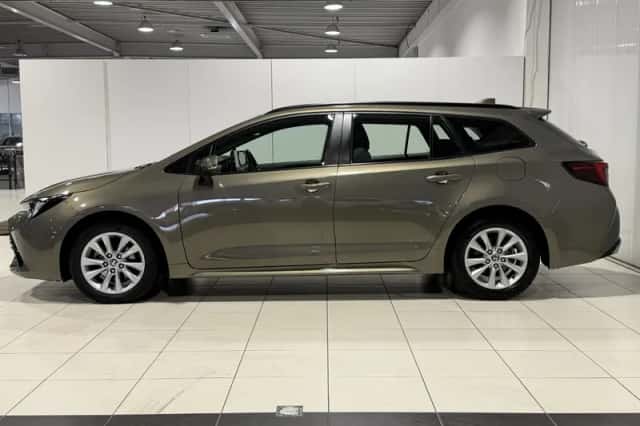 Toyota Corolla (2024) thumbnail 5