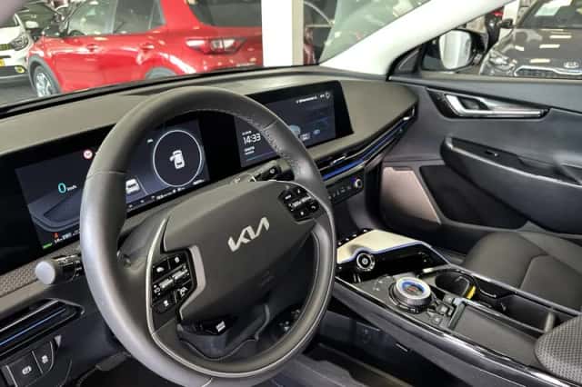 Kia EV6 (2022) thumbnail 3