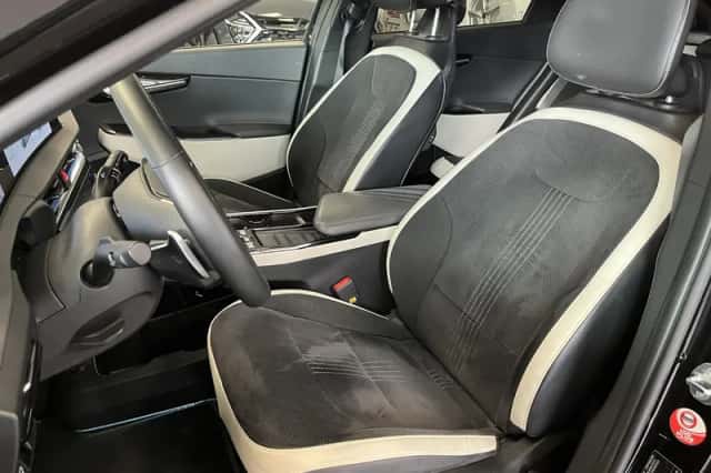 Kia EV6 (2021) thumbnail 3