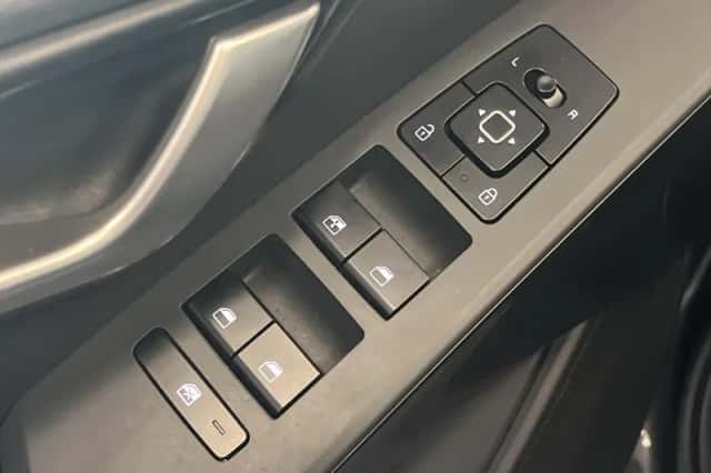Kia Niro EV (2024) thumbnail 3