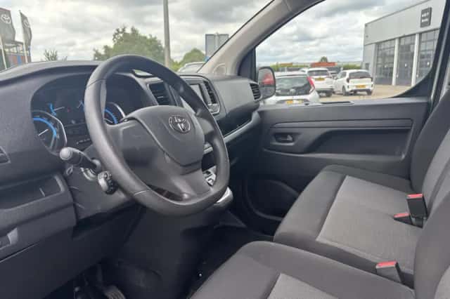 Toyota ProAce Electric Worker (2023) thumbnail 2