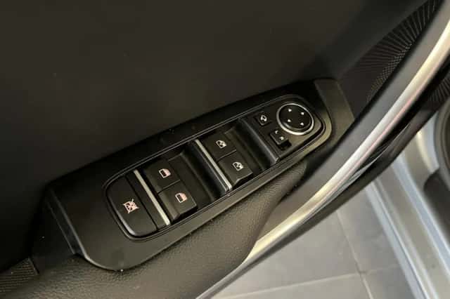 Kia Ceed Sportswagon (2023) thumbnail 2