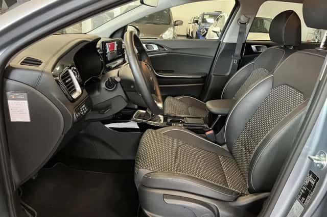 Kia Ceed Sportswagon (2023) thumbnail 4