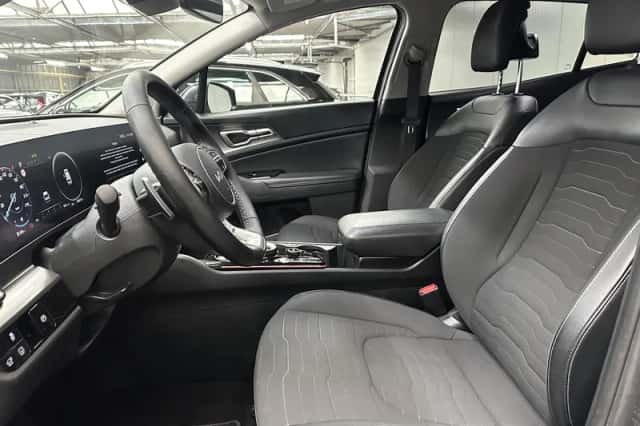 Kia Sportage (2022) thumbnail 2
