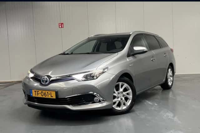 Toyota Auris (2018) thumbnail 1