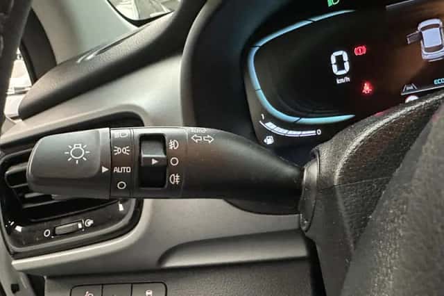Kia Stonic (2025) thumbnail 6
